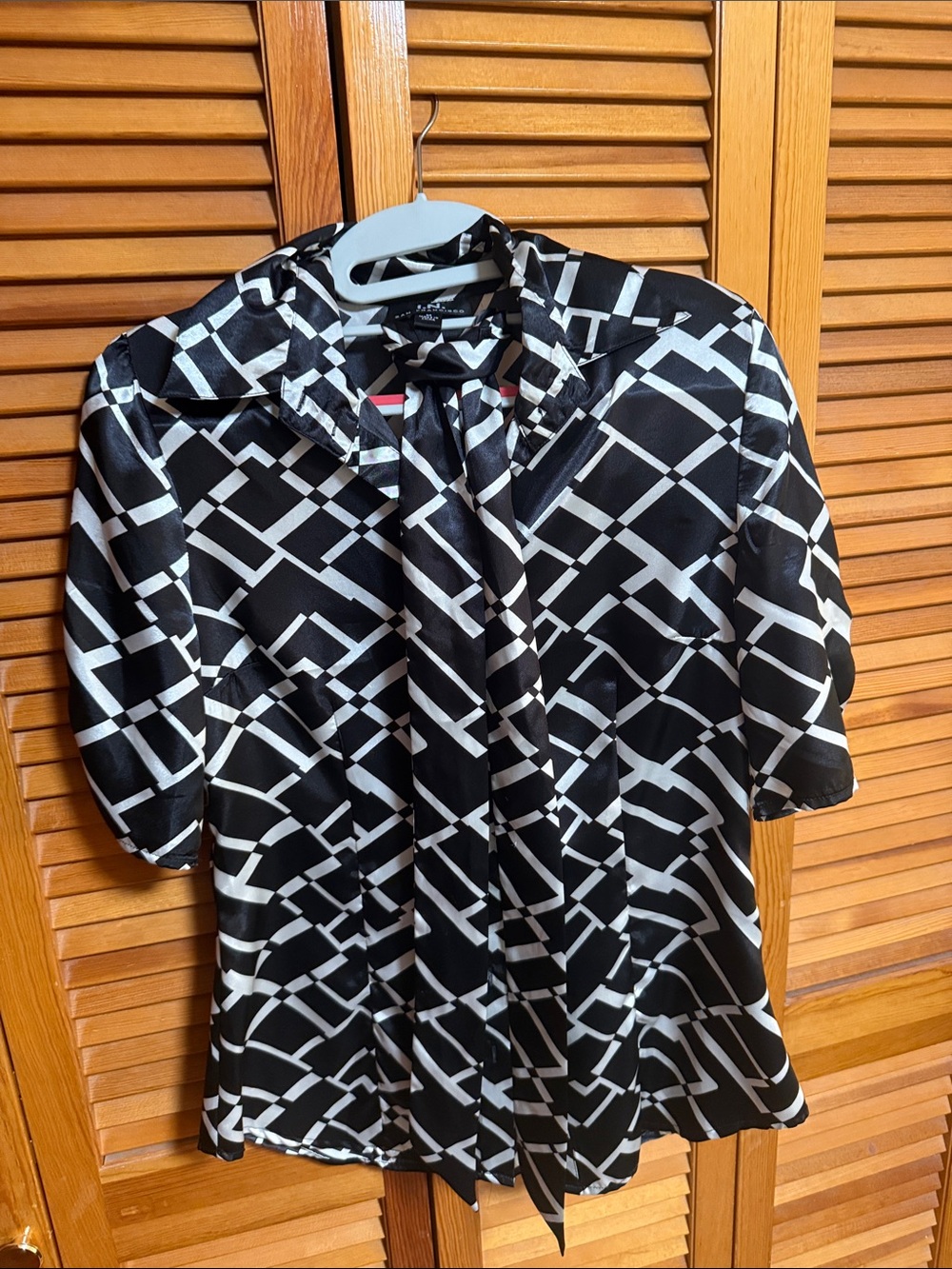 I.N. San Francisco Black & White Geometric Tie-Neck Blouse